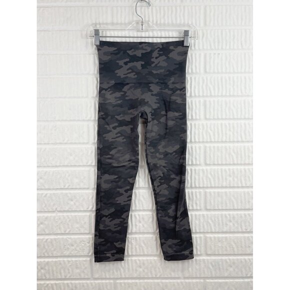 Spanx Leggings Small Camo Gray Look At Me Now Seamless Cropped - Picture 3 of 11